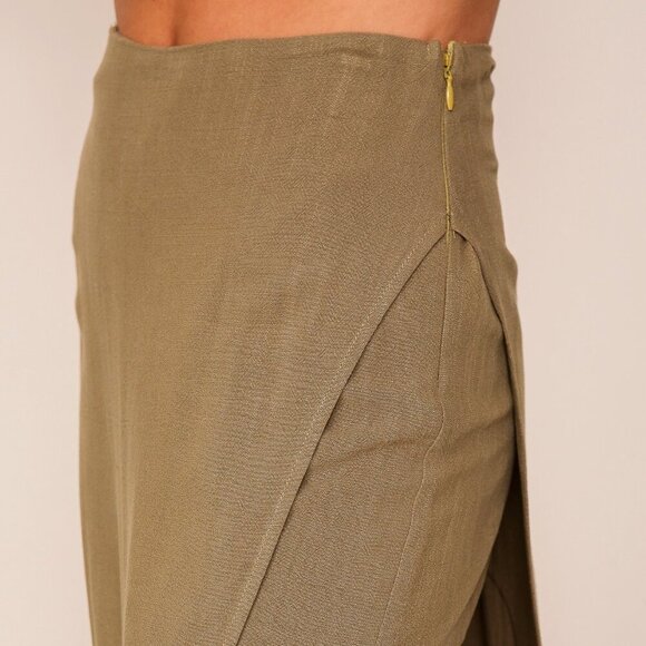 LUMIERE Olive Green High-Slit Maxi Skirt with Built-In Shorts, Chic Summer - Picture 5 of 5